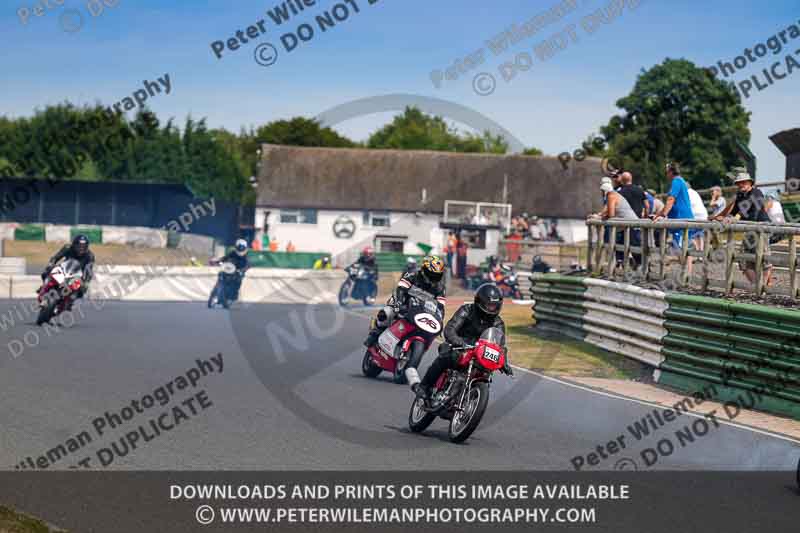Vintage motorcycle club;eventdigitalimages;mallory park;mallory park trackday photographs;no limits trackdays;peter wileman photography;trackday digital images;trackday photos;vmcc festival 1000 bikes photographs